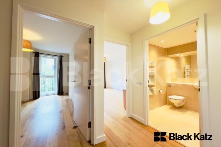 Private Development with balcony & 24 hour concierge  South Central Steedman Street, Elephant and Castle